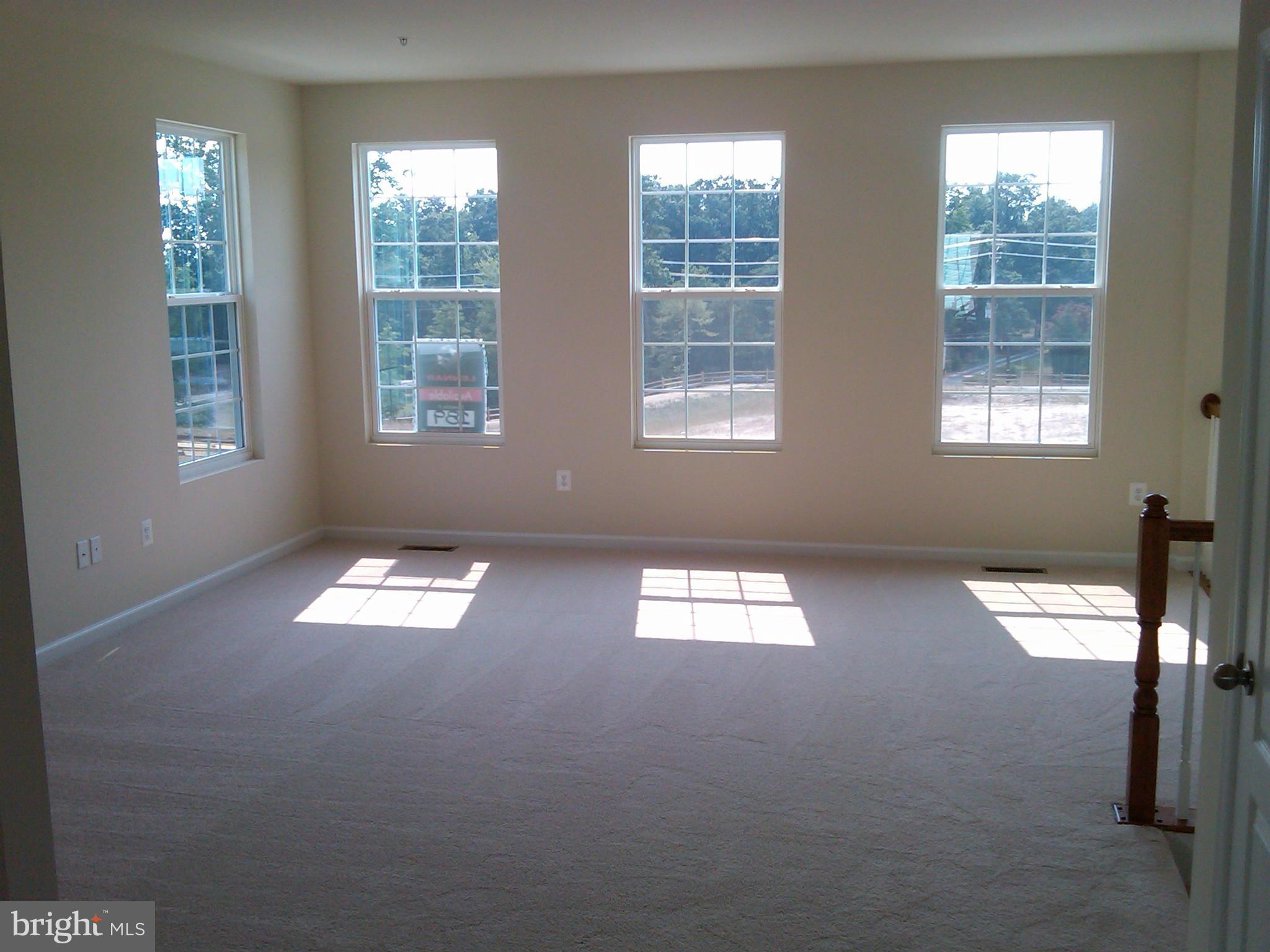 8564 Crooked Tree Lane Laurel, MD 20724 - Photo 12 of 29 Living Room