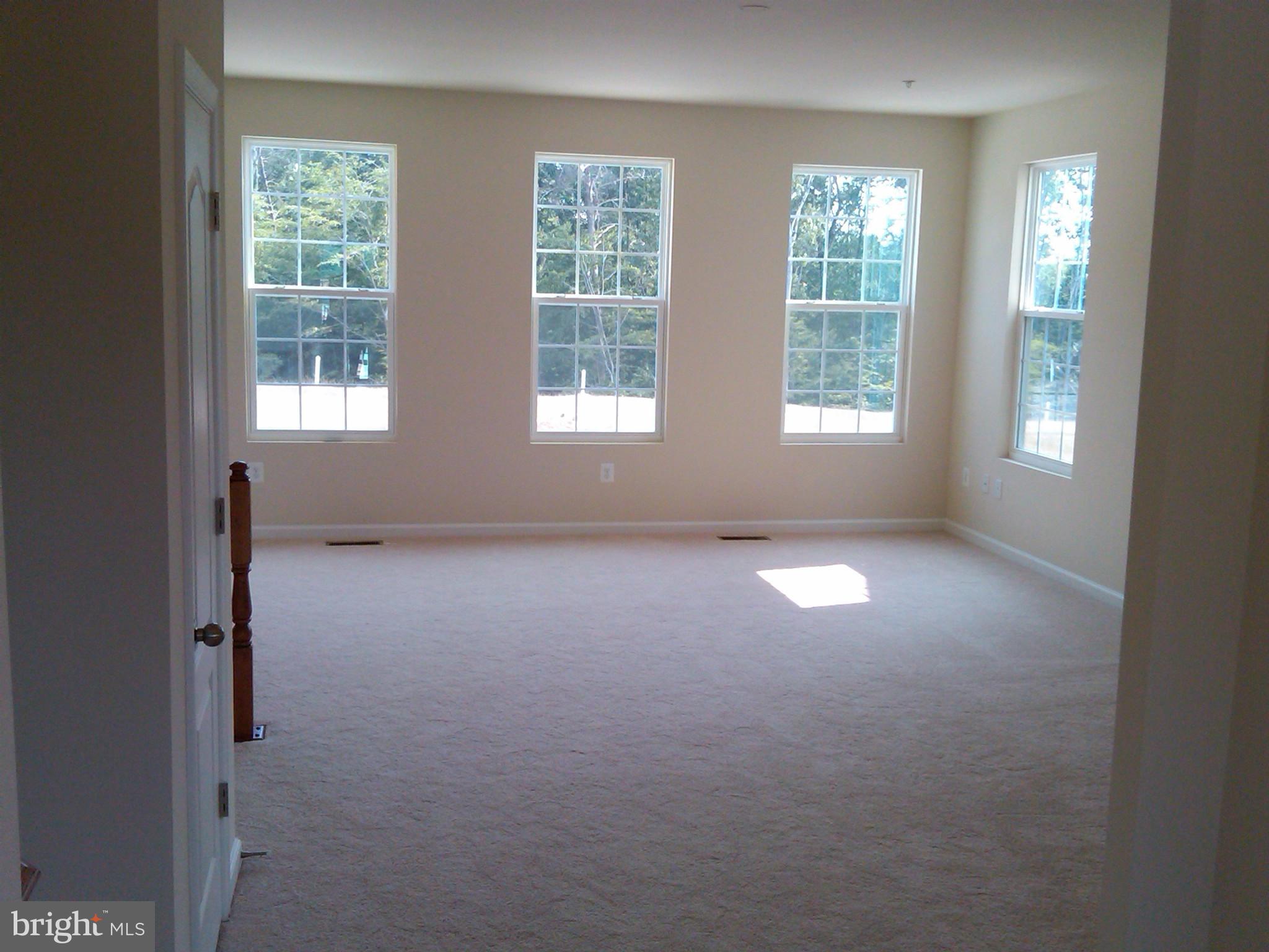 8564 Crooked Tree Lane Laurel, MD 20724 - Photo 13 of 29 Living Room