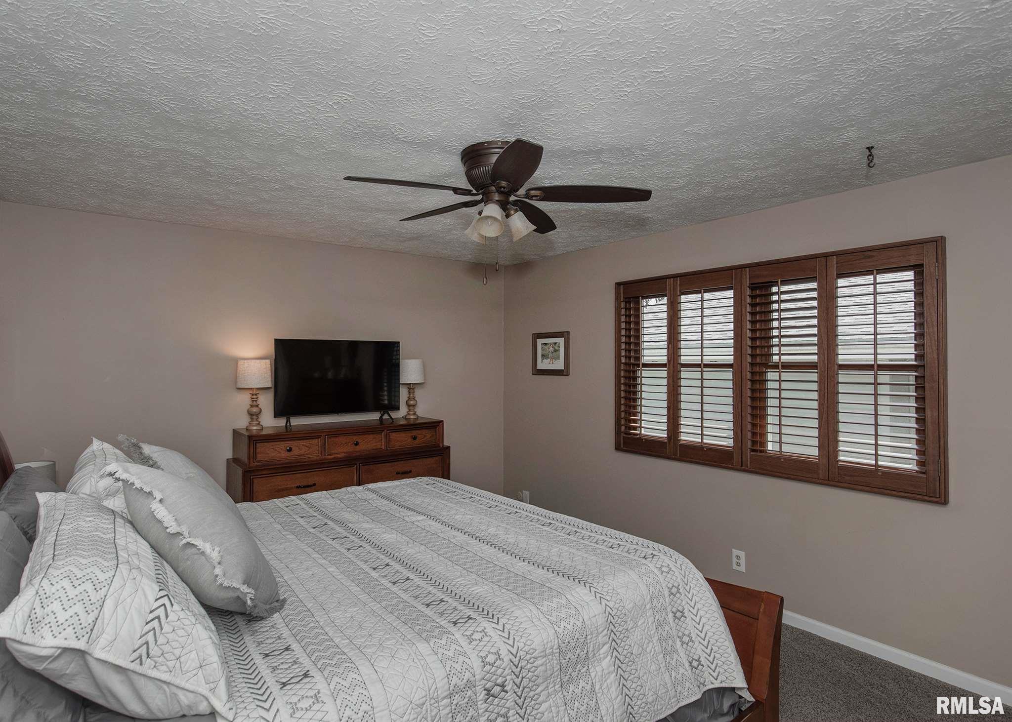 1307 Devils Glen Road Bettendorf, IA 52722 - Photo 12 of 27 Gallery Image 12