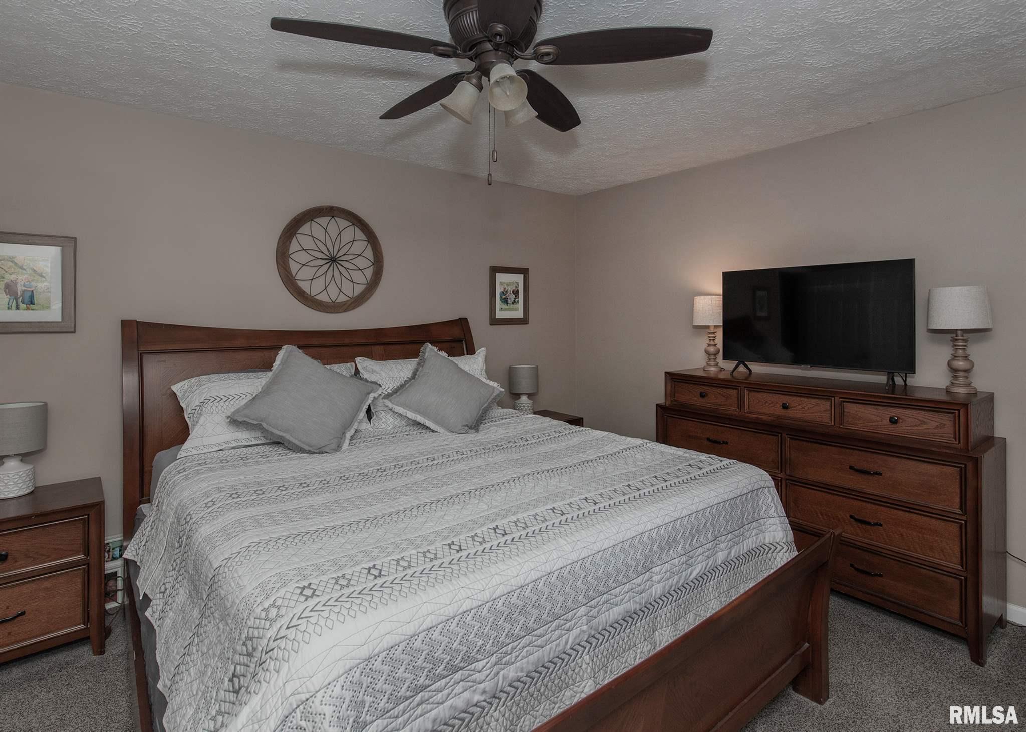 1307 Devils Glen Road Bettendorf, IA 52722 - Photo 13 of 27 Gallery Image 13