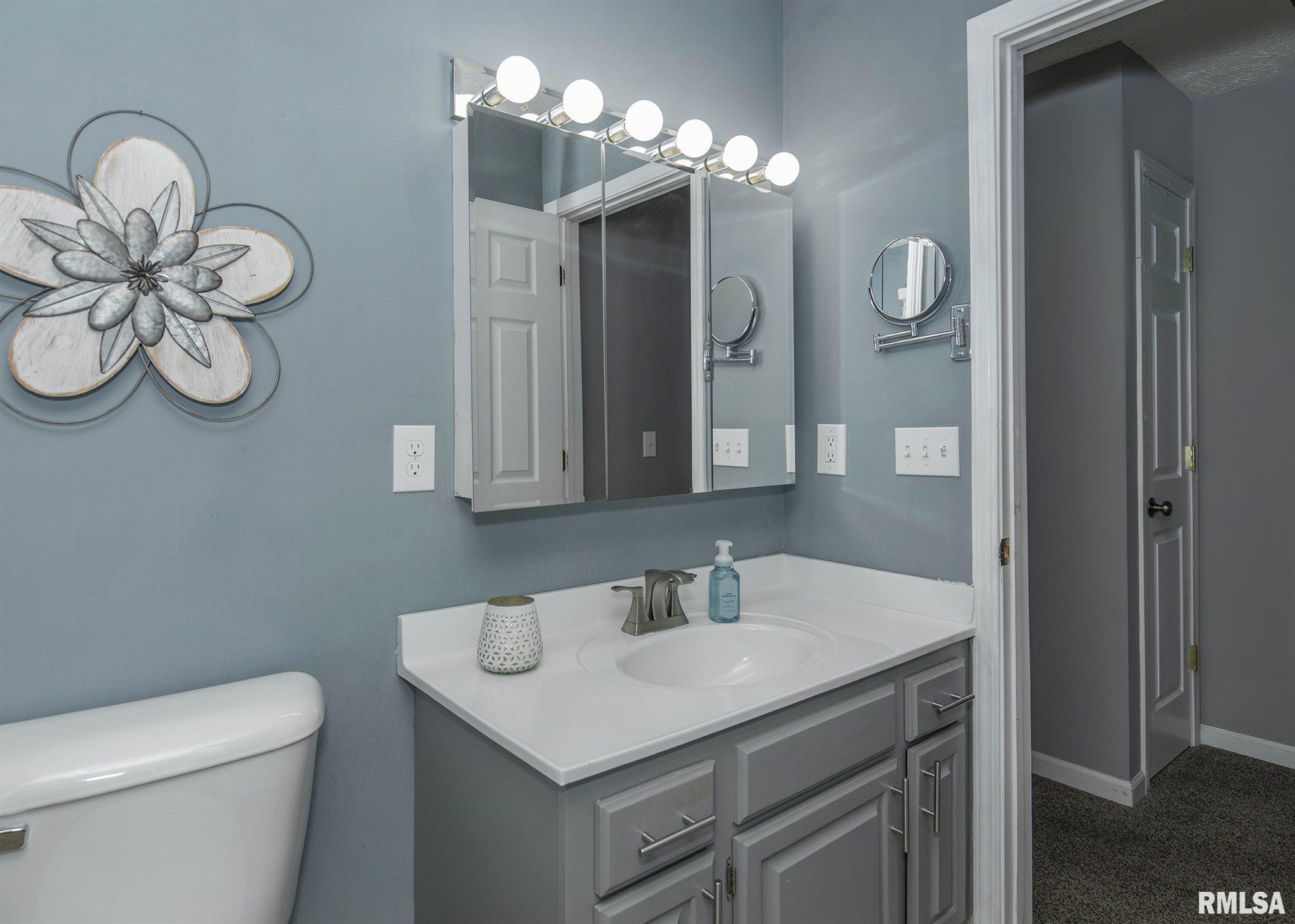 1307 Devils Glen Road Bettendorf, IA 52722 - Photo 17 of 27 Gallery Image 17