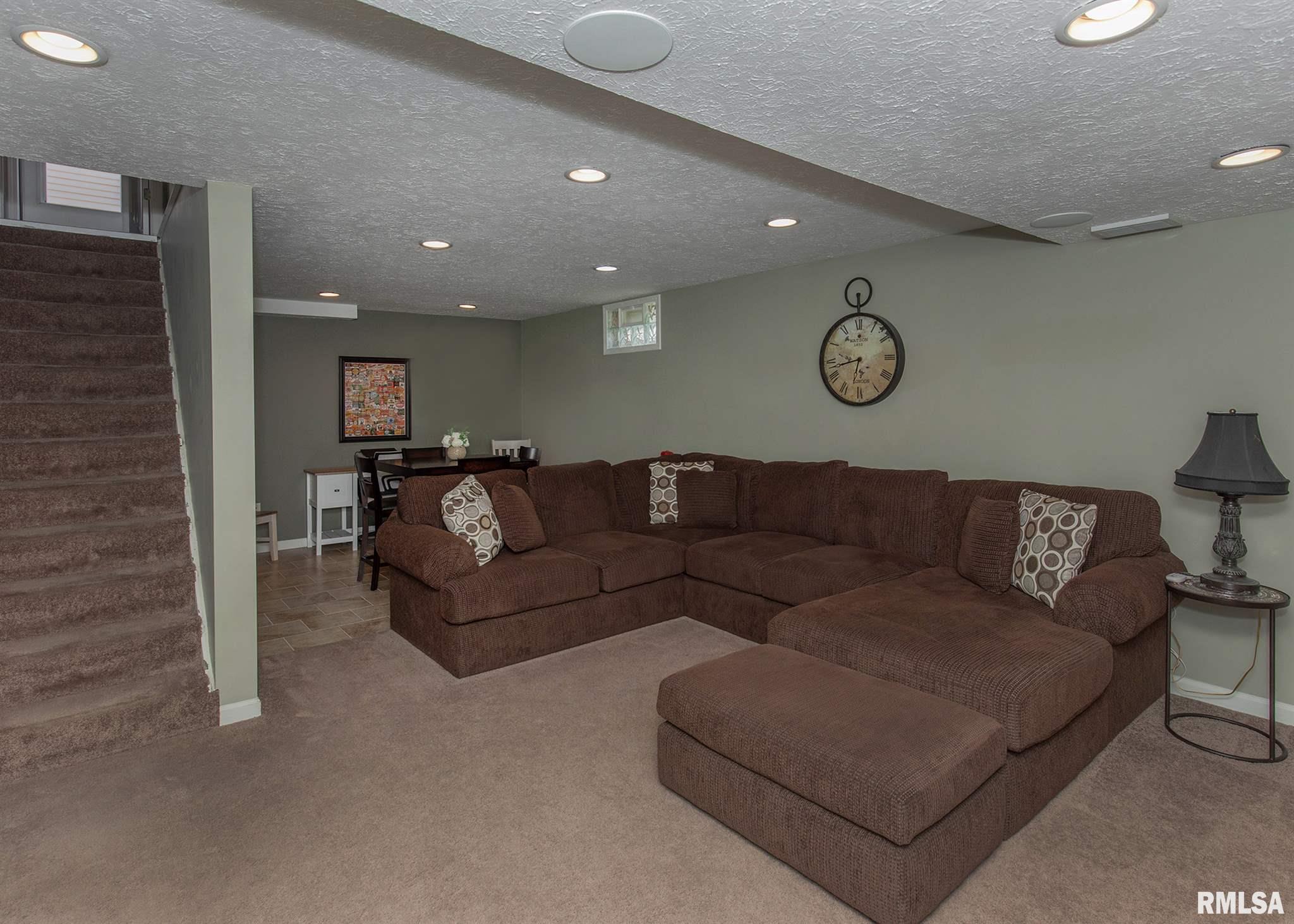 1307 Devils Glen Road Bettendorf, IA 52722 - Photo 19 of 27 Gallery Image 19