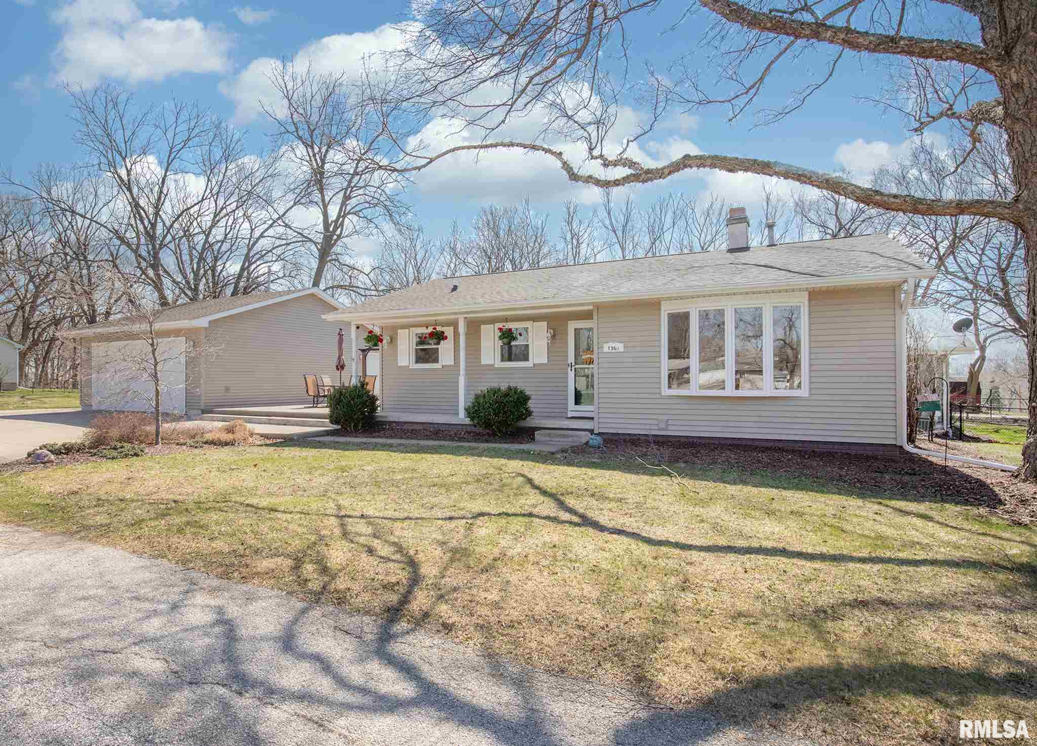 1307 Devils Glen Road Bettendorf, IA 52722 - Photo 2 of 27 Gallery Image 2