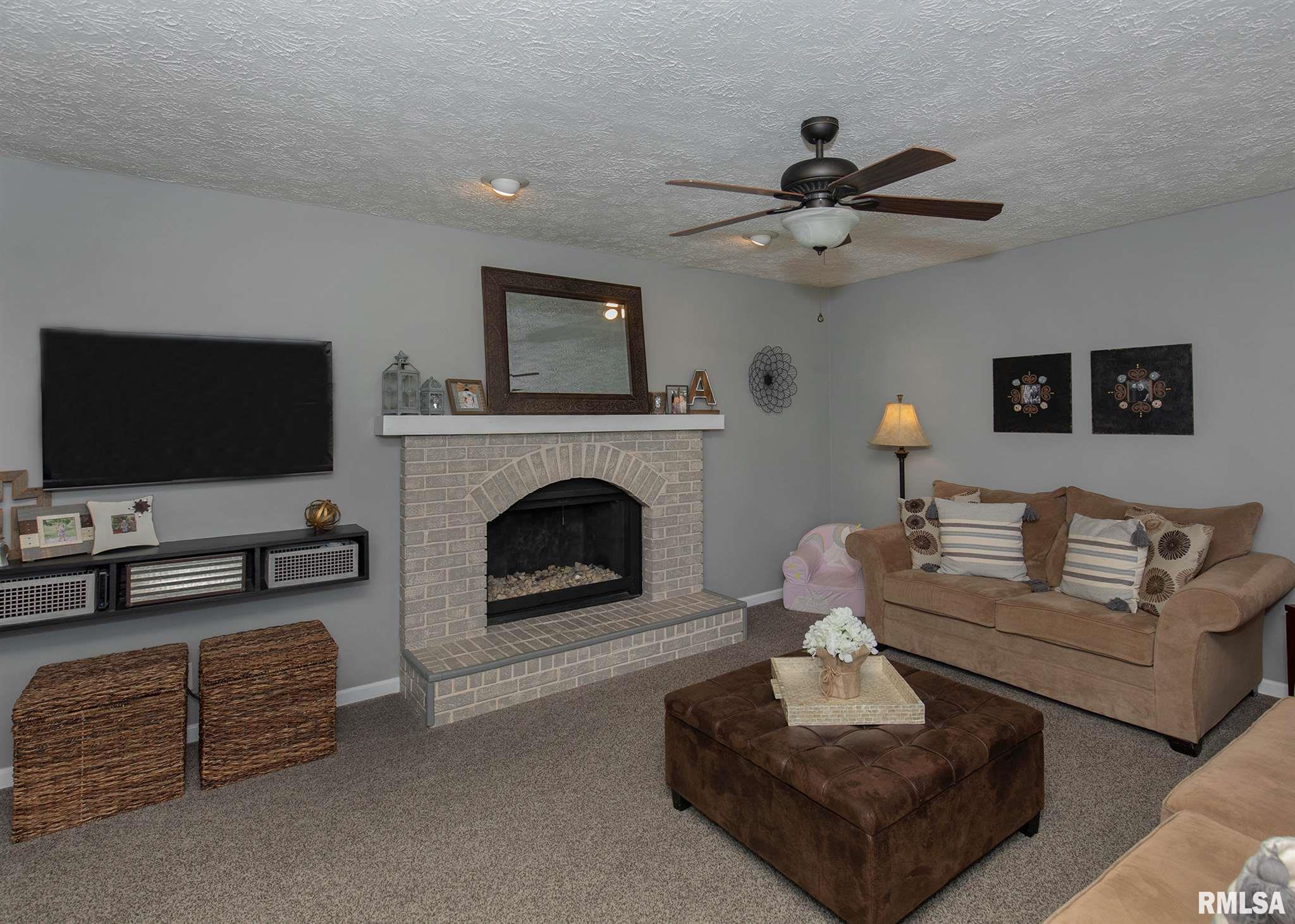 1307 Devils Glen Road Bettendorf, IA 52722 - Photo 3 of 27 Gallery Image 3