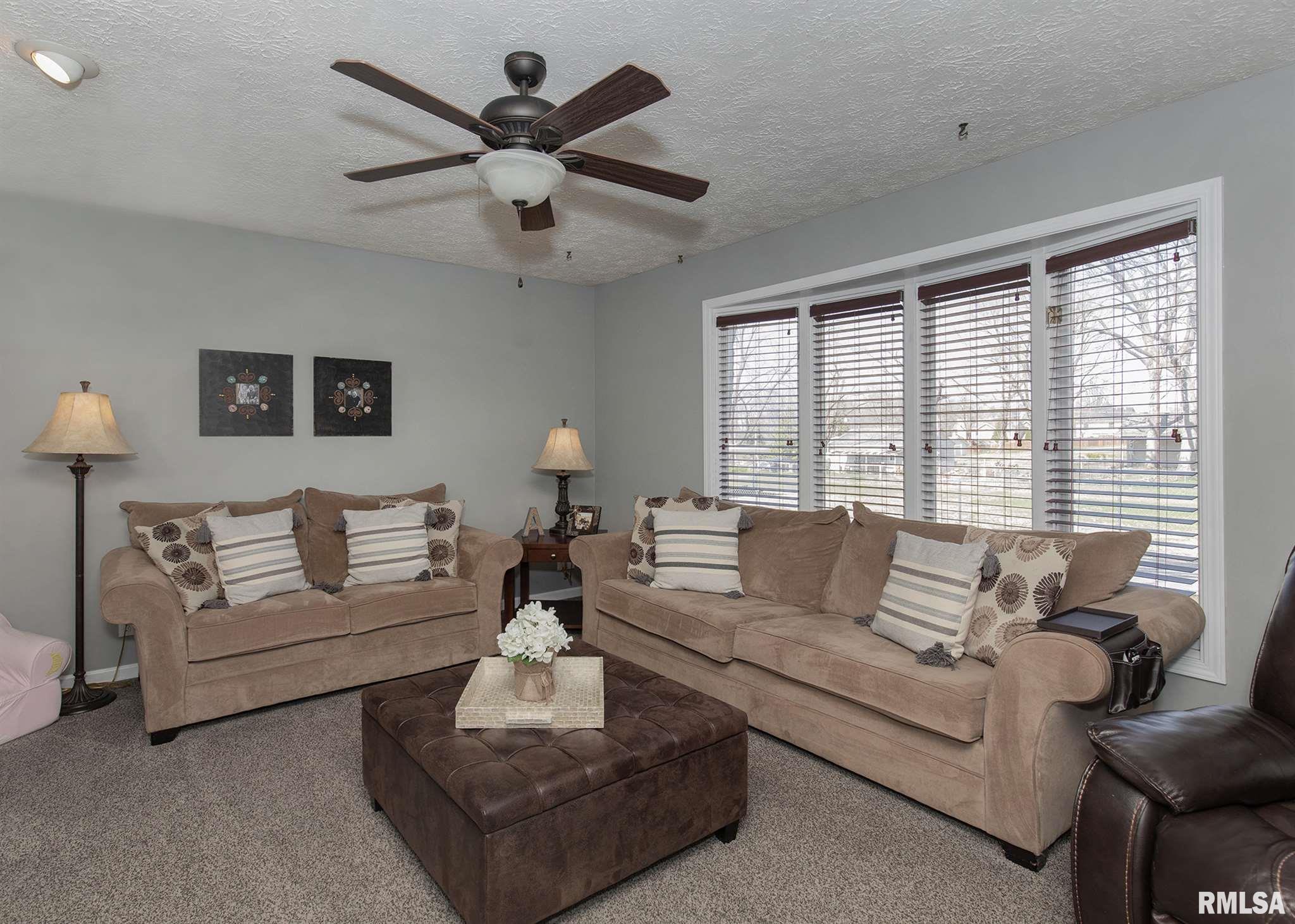 1307 Devils Glen Road Bettendorf, IA 52722 - Photo 5 of 27 Gallery Image 5