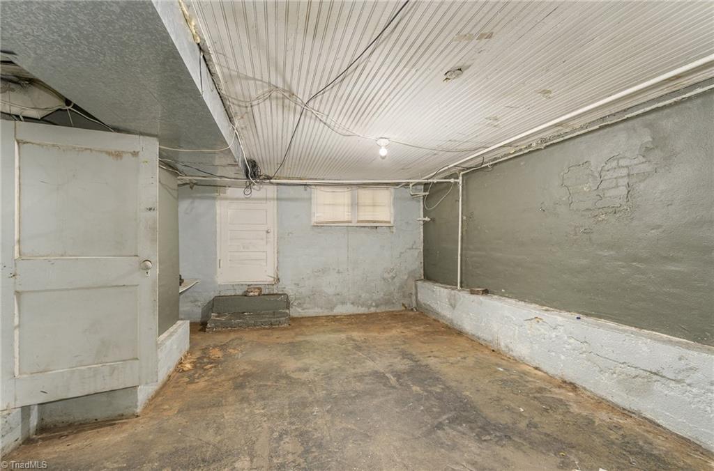 208 Rolling Road Burlington, NC 27217 - Photo 18 of 30 Gallery Image 18