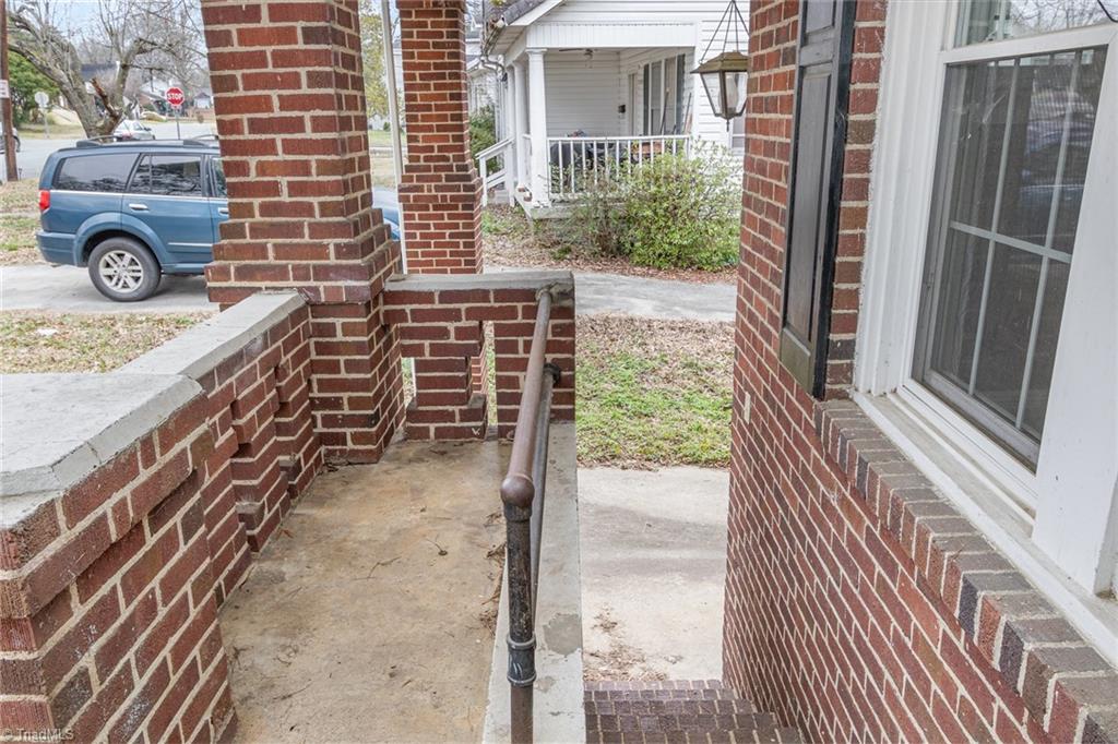 208 Rolling Road Burlington, NC 27217 - Photo 22 of 30 Gallery Image 22