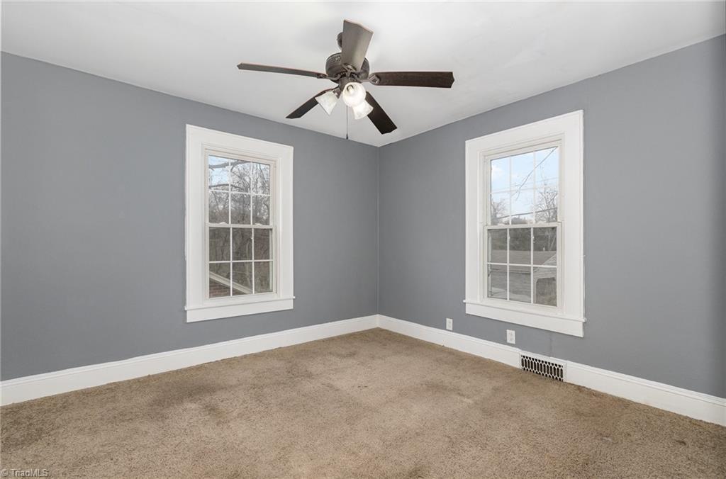 208 Rolling Road Burlington, NC 27217 - Photo 9 of 30 Gallery Image 9