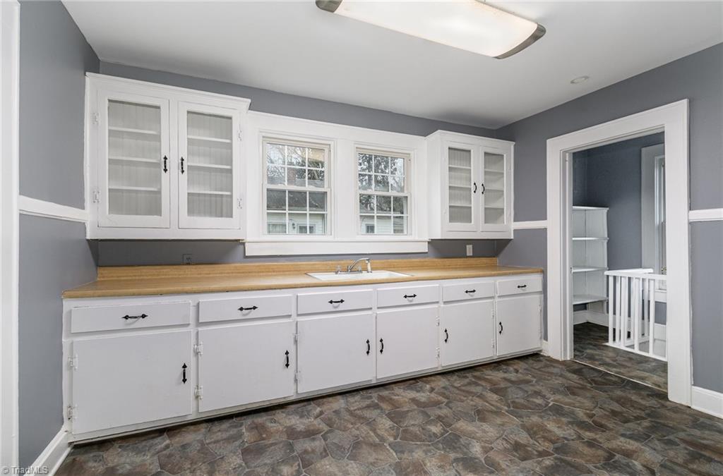 208 Rolling Road Burlington, NC 27217 - Photo 10 of 30 Gallery Image 10