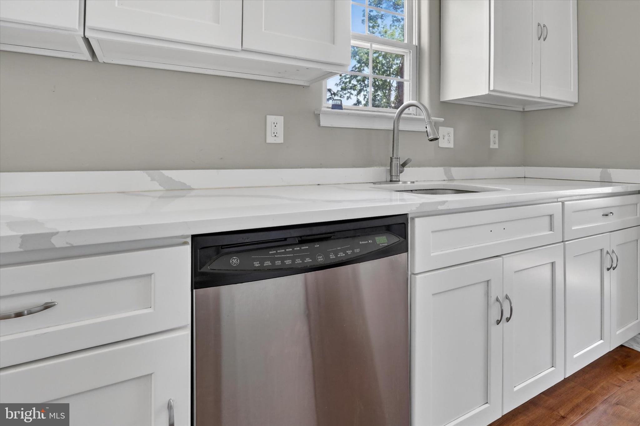 507 South Fairview Street Riverside, NJ 08075 - Photo 8 of 36