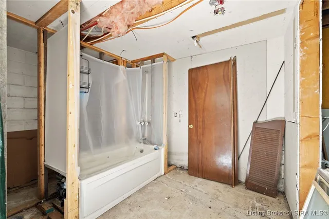 $135,000 | 107 Lakeview Drive, Salem, IN 47167