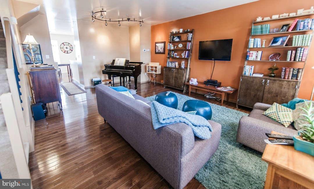 613 Gaither Road Rockville, MD 20850 - Photo 15 of 30 Living Room