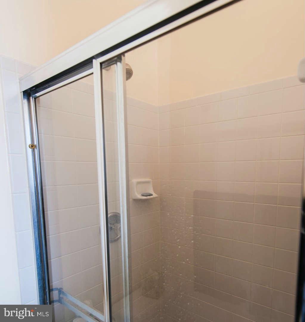 613 Gaither Road Rockville, MD 20850 - Photo 23 of 30 Bath (Master)