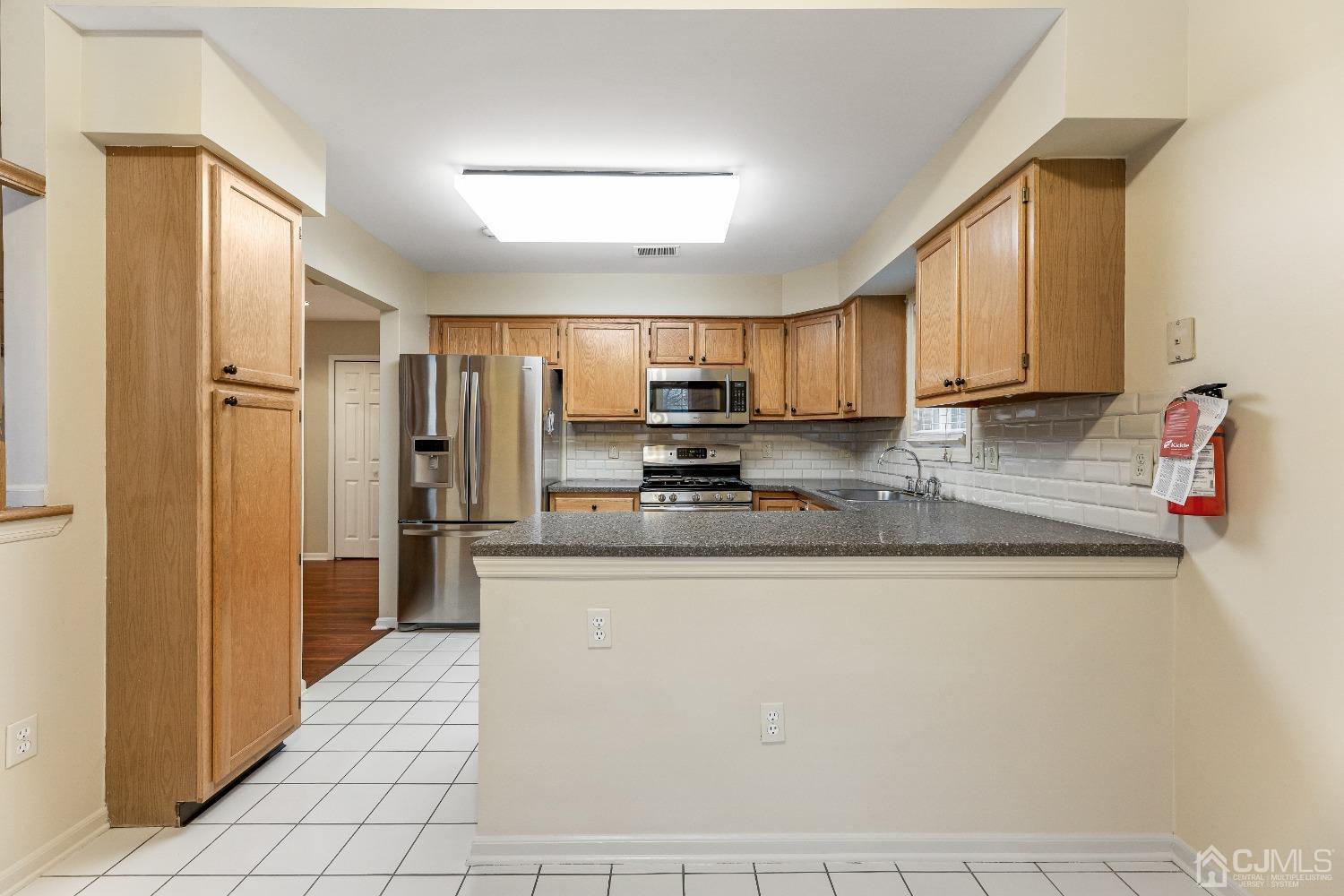 73 Winthrop Road, Unit F Monroe Township, NJ 08831 - Photo 11 of 29 Gallery Image 11