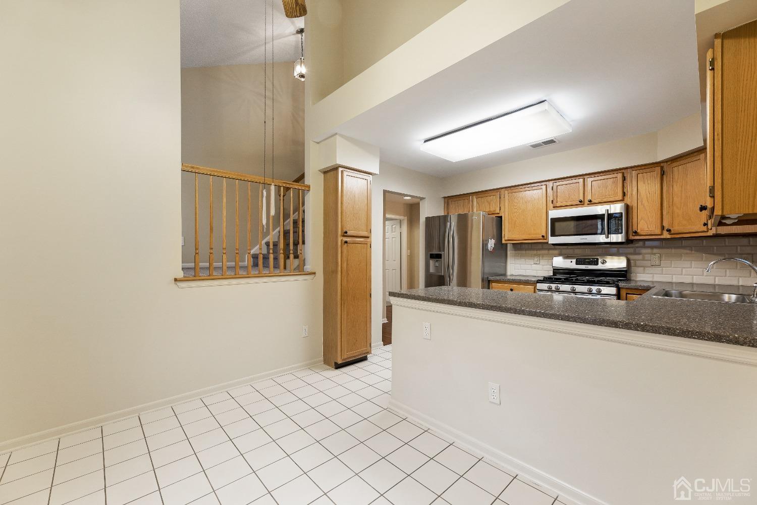 73 Winthrop Road, Unit F Monroe Township, NJ 08831 - Photo 12 of 29 Gallery Image 12