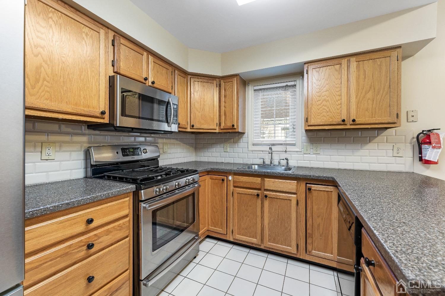 73 Winthrop Road, Unit F Monroe Township, NJ 08831 - Photo 9 of 29 Gallery Image 9