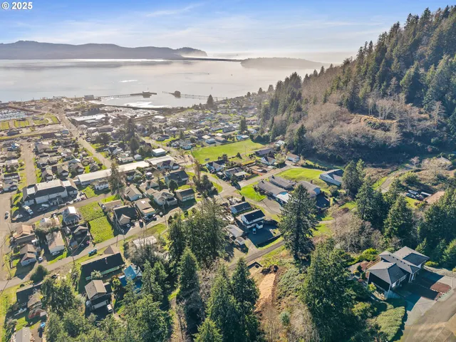 $174,999 | 612 Fir Avenue, Unit 500/503, Garibaldi, OR 97118