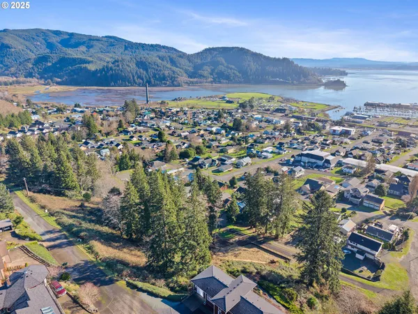 $174,999 | 612 Fir Avenue, Unit 500/503, Garibaldi, OR 97118