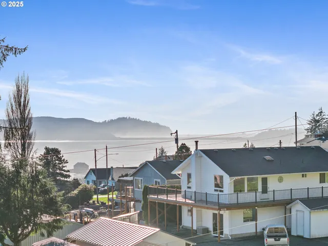 $174,999 | 612 Fir Avenue, Unit 500/503, Garibaldi, OR 97118