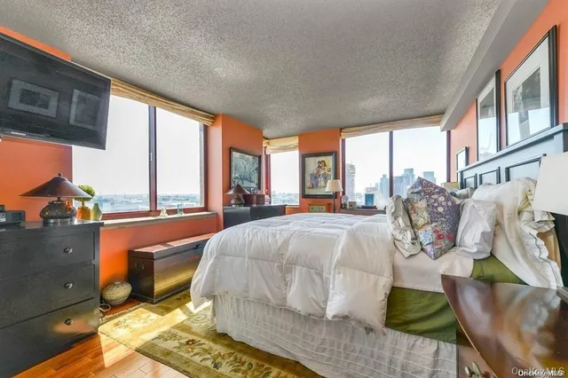 $725,000 | 4-74 48th Avenue, Unit 17J | Long Island City