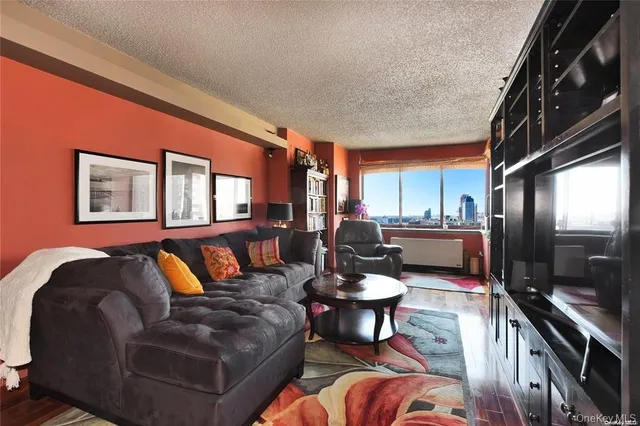 $725,000 | 4-74 48th Avenue, Unit 17J | Long Island City