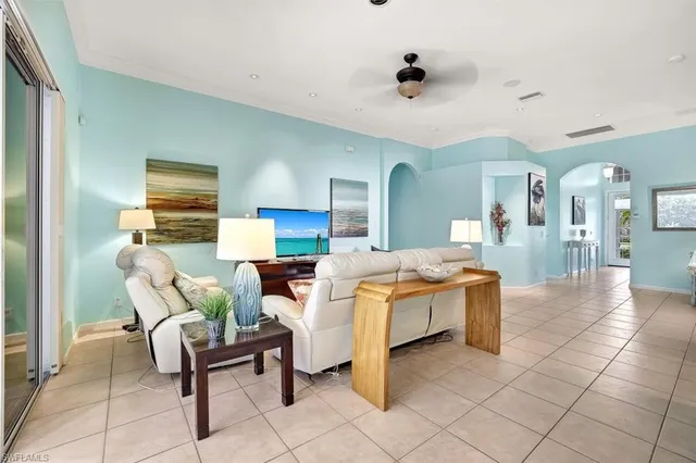 $800,000 | 15818 Delaplata Lane, Naples, FL 34110