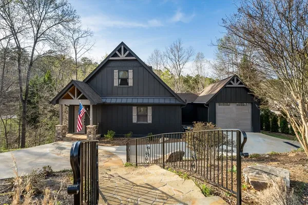$1,200,000 | 109 Carolina Cove Road, Seneca, SC 29672