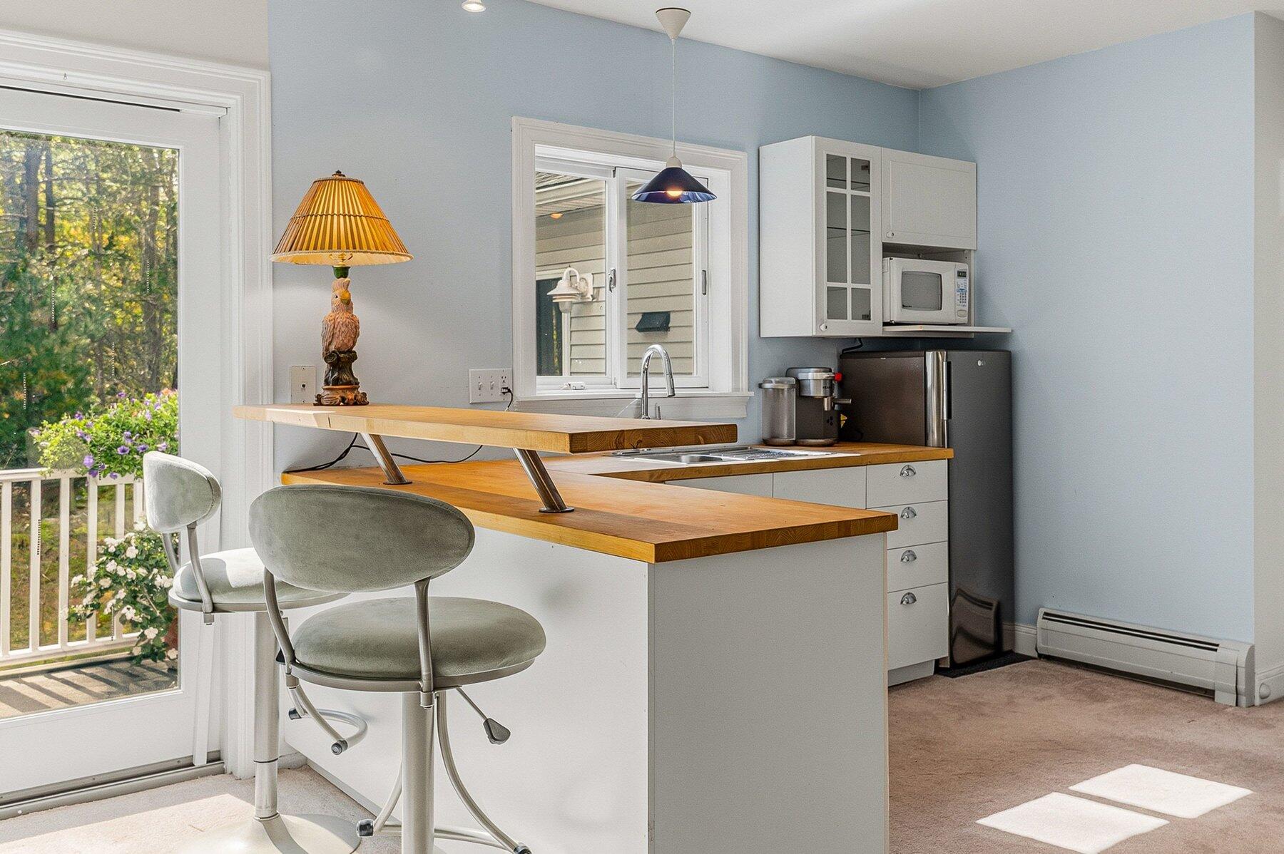 27 Pocahontas Road Kittery, ME 03905 - Photo 32 of 42 mini kitchen view