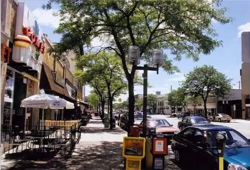 $69,900 | 2915 West 13 Mile Road, Unit 209, Royal Oak, MI 48073