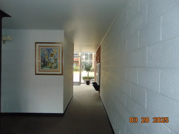 $69,900 | 2915 West 13 Mile Road, Unit 209, Royal Oak, MI 48073