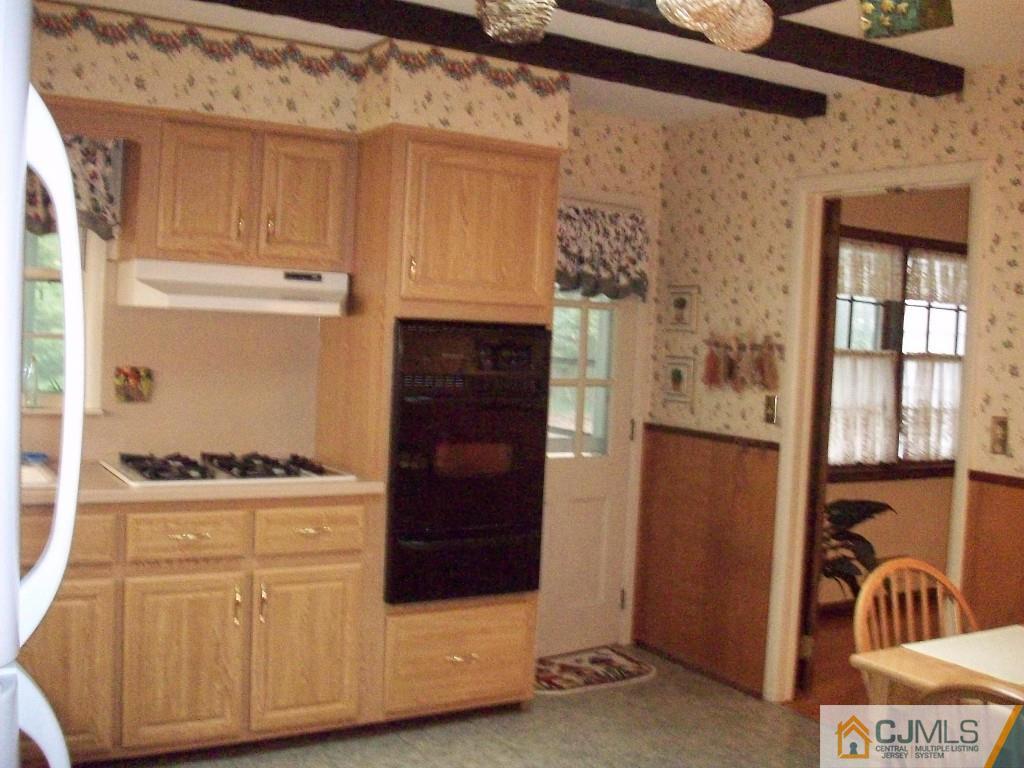 112 George Avenue Edison, NJ 08820 - Photo 13 of 17 Gallery Image 13