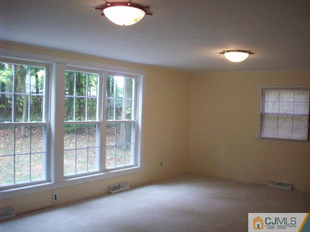 112 George Avenue Edison, NJ 08820 - Photo 15 of 17 Gallery Image 15