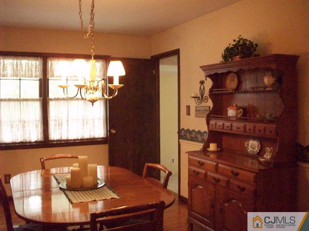 112 George Avenue Edison, NJ 08820 - Photo 4 of 17 Gallery Image 4