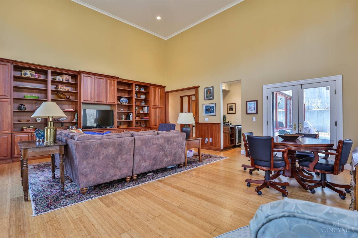 401 West Galbraith Road Wyoming, OH 45215 - Photo 9 of 55