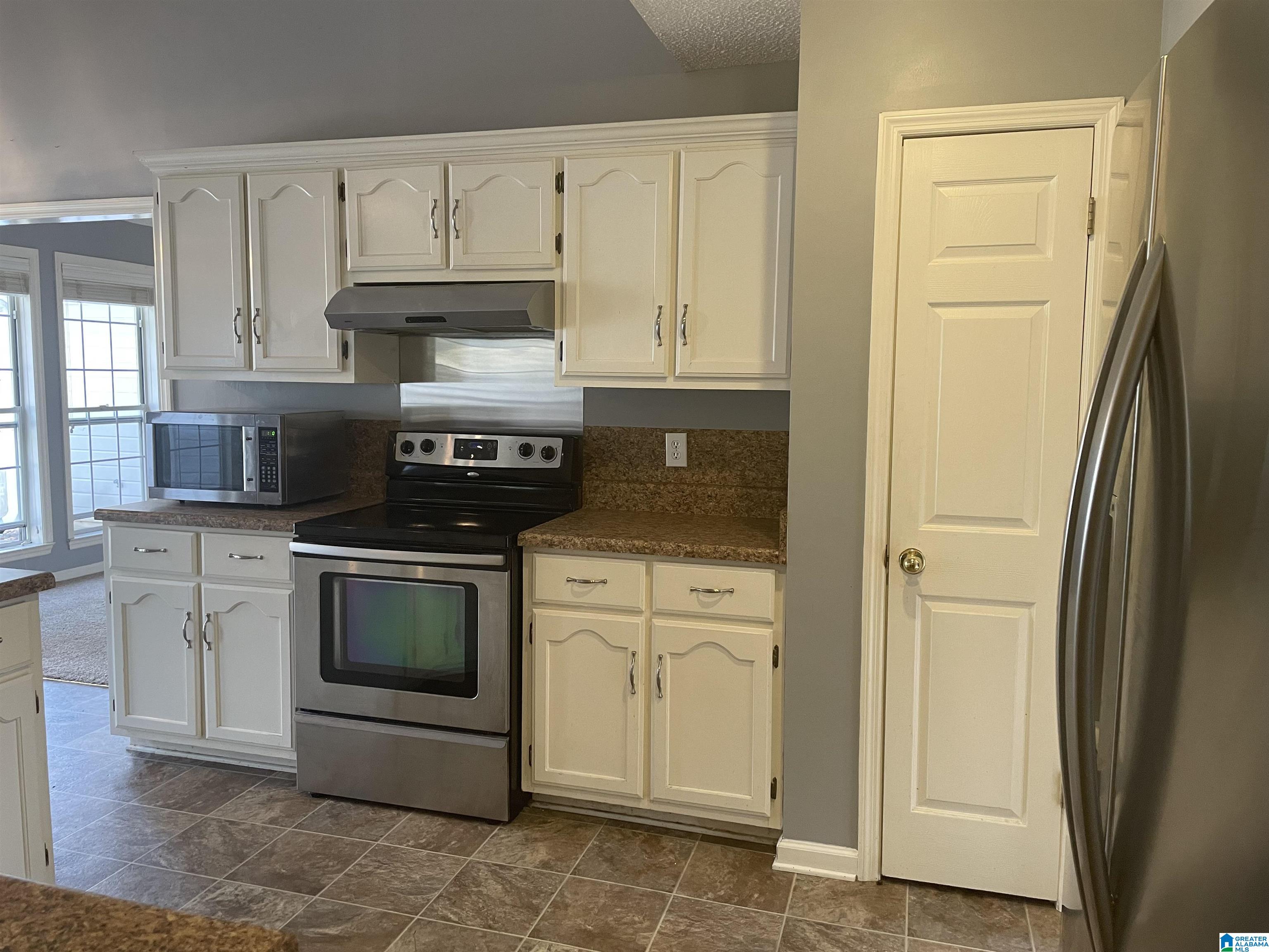 212 Lees Cove Helena, AL 35080 - Photo 10 of 14