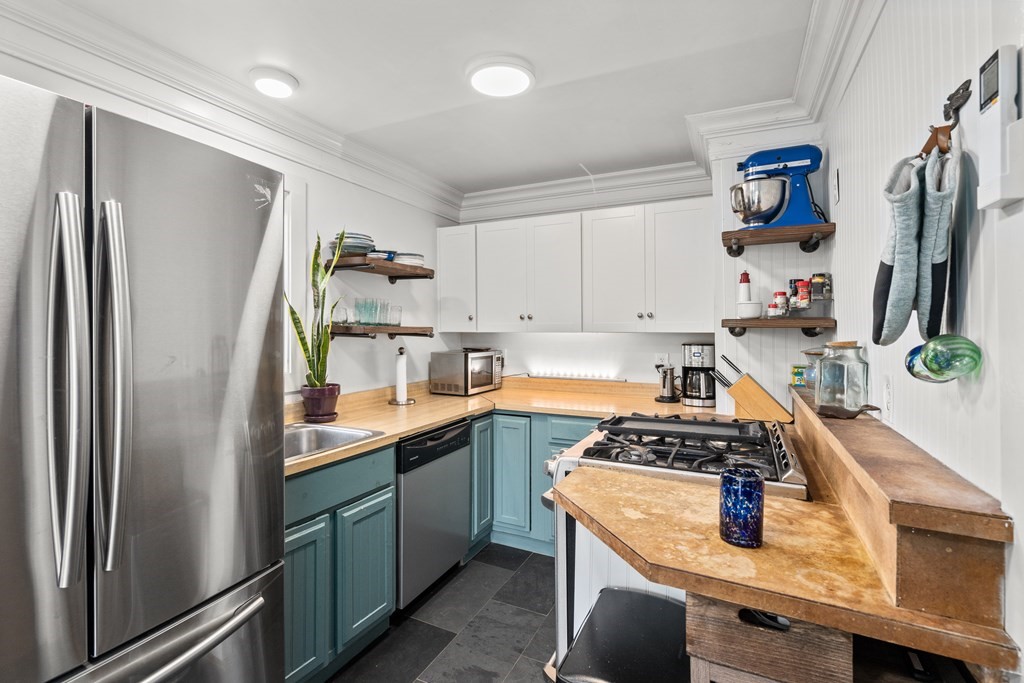 81 Spring Street Quincy, MA 02169 - Photo 1 of 40 Gallery Image 1