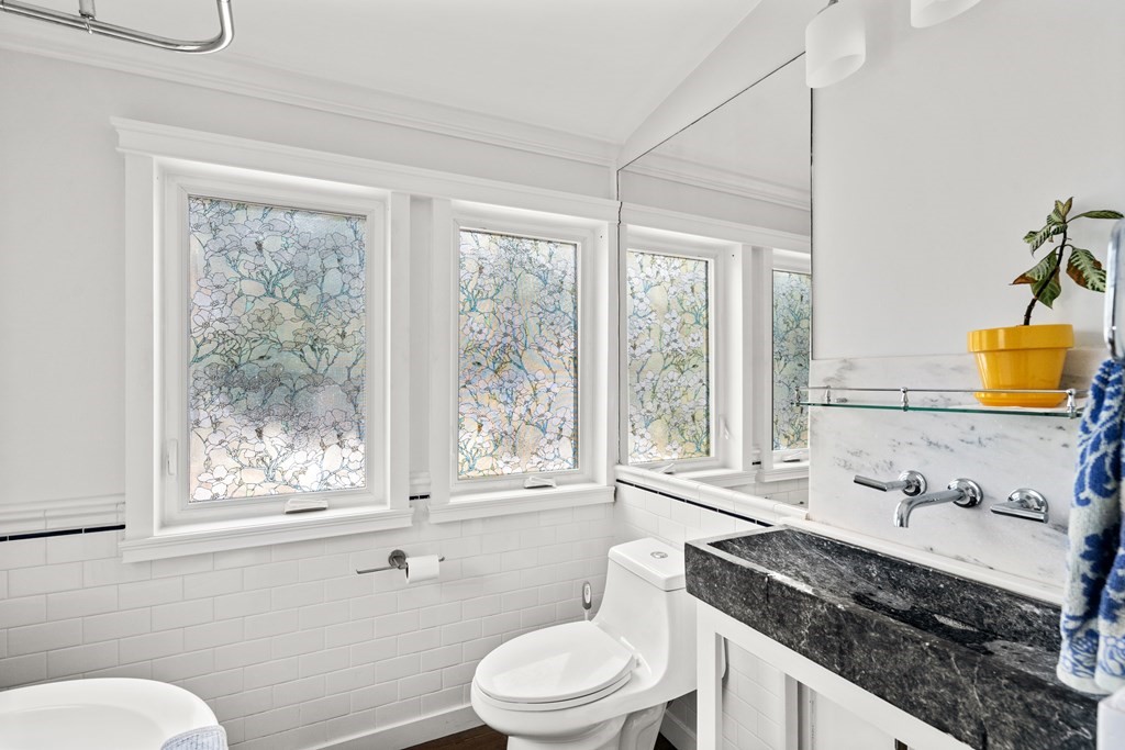 81 Spring Street Quincy, MA 02169 - Photo 8 of 40 Gallery Image 8