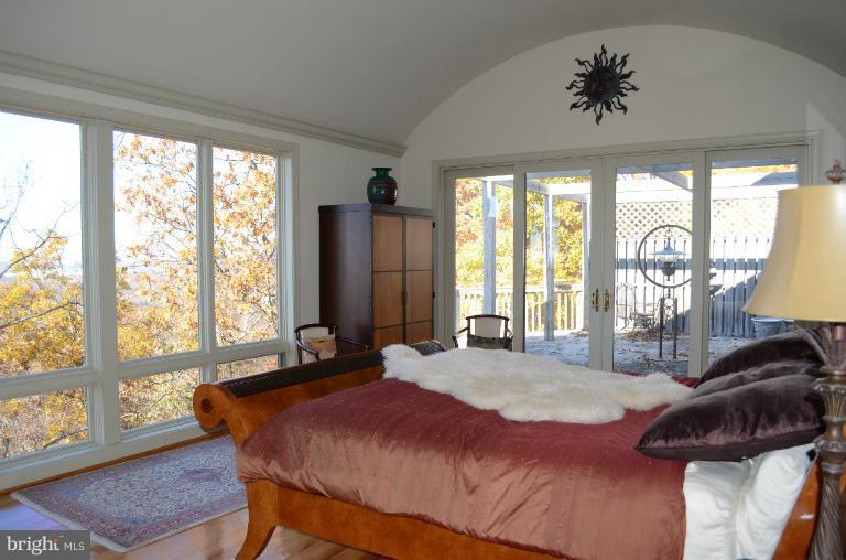 289 Mountainside Road Harpers Ferry, WV 25425 - Photo 12 of 21 Bedroom (Master)