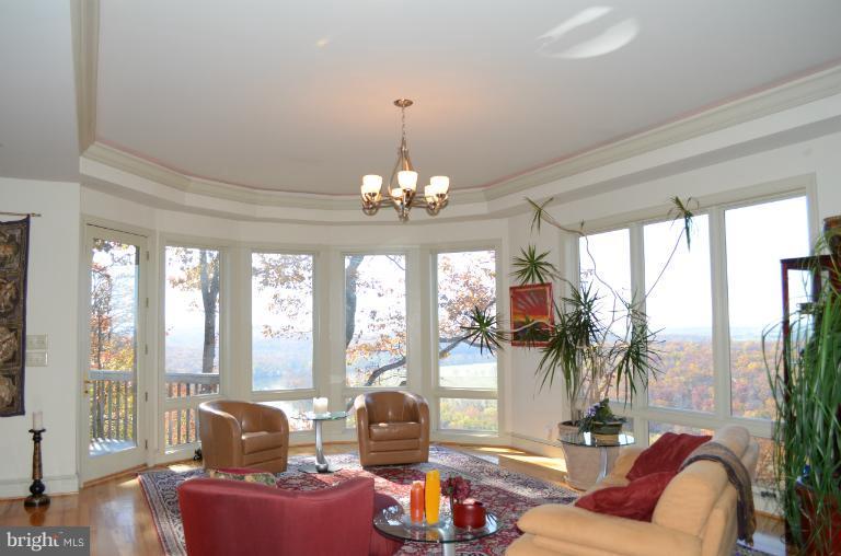 289 Mountainside Road Harpers Ferry, WV 25425 - Photo 8 of 21 Family Room