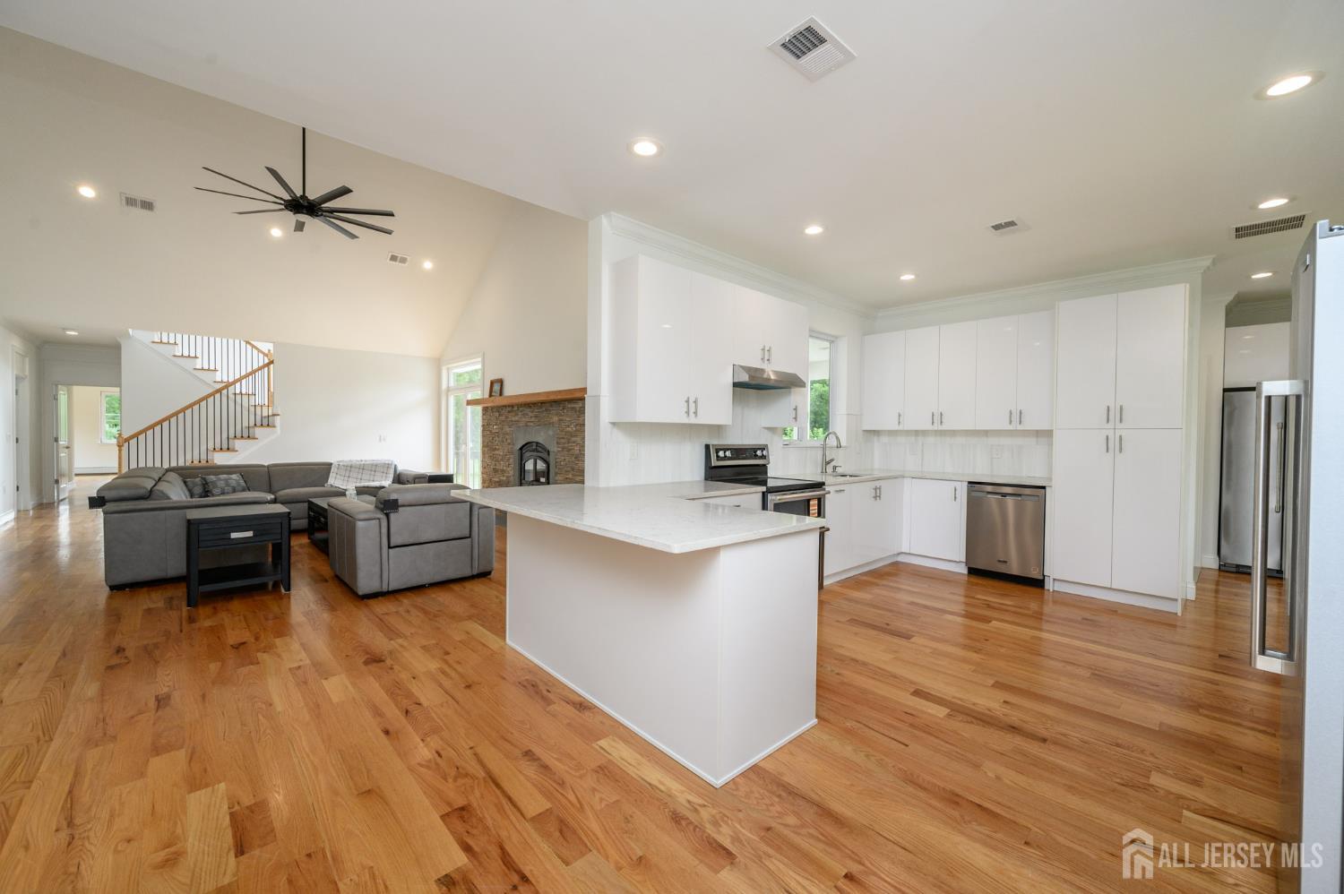 74 Woosamonsa Road Pennington, NJ 08534 - Photo 11 of 59 Gallery Image 11