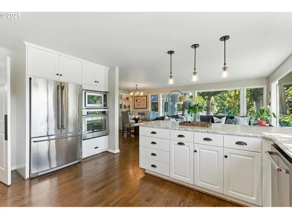 $4,000,000 | 16755 Graef Circle, Lake Oswego, OR 97035