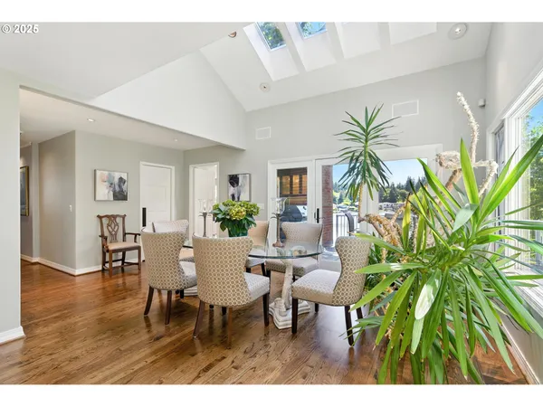 $4,000,000 | 16755 Graef Circle, Lake Oswego, OR 97035