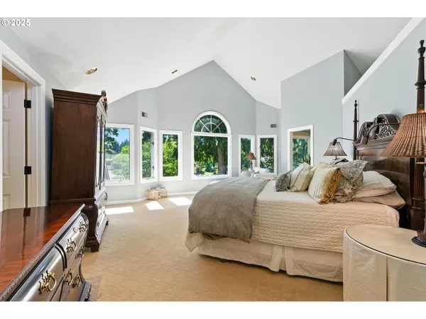 $4,000,000 | 16755 Graef Circle, Lake Oswego, OR 97035