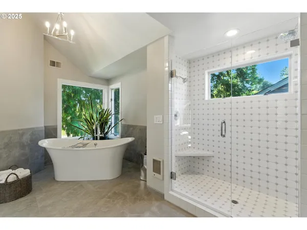 $4,000,000 | 16755 Graef Circle, Lake Oswego, OR 97035