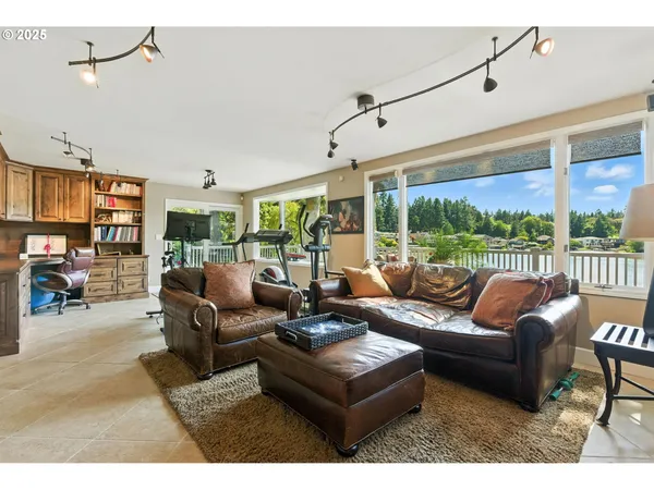 $4,000,000 | 16755 Graef Circle, Lake Oswego, OR 97035