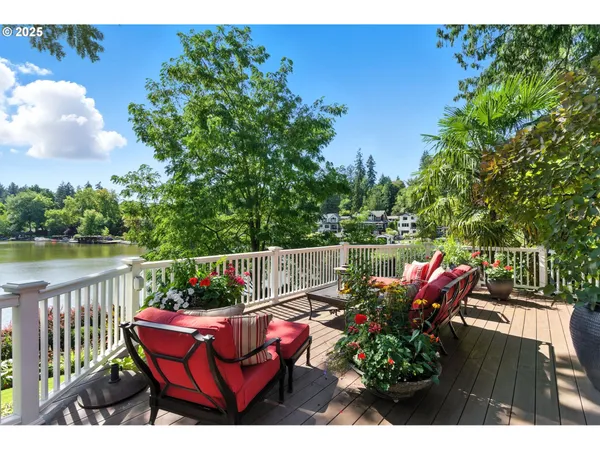 $4,000,000 | 16755 Graef Circle, Lake Oswego, OR 97035