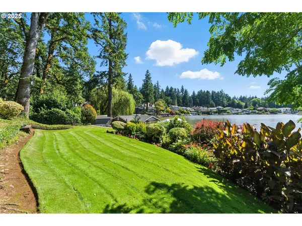 $4,000,000 | 16755 Graef Circle, Lake Oswego, OR 97035