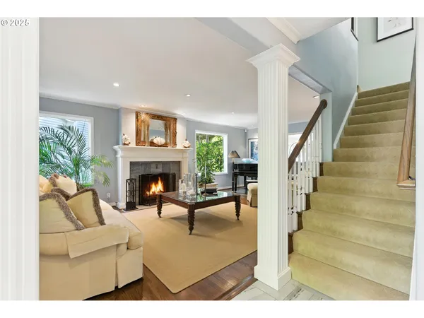 $4,000,000 | 16755 Graef Circle, Lake Oswego, OR 97035