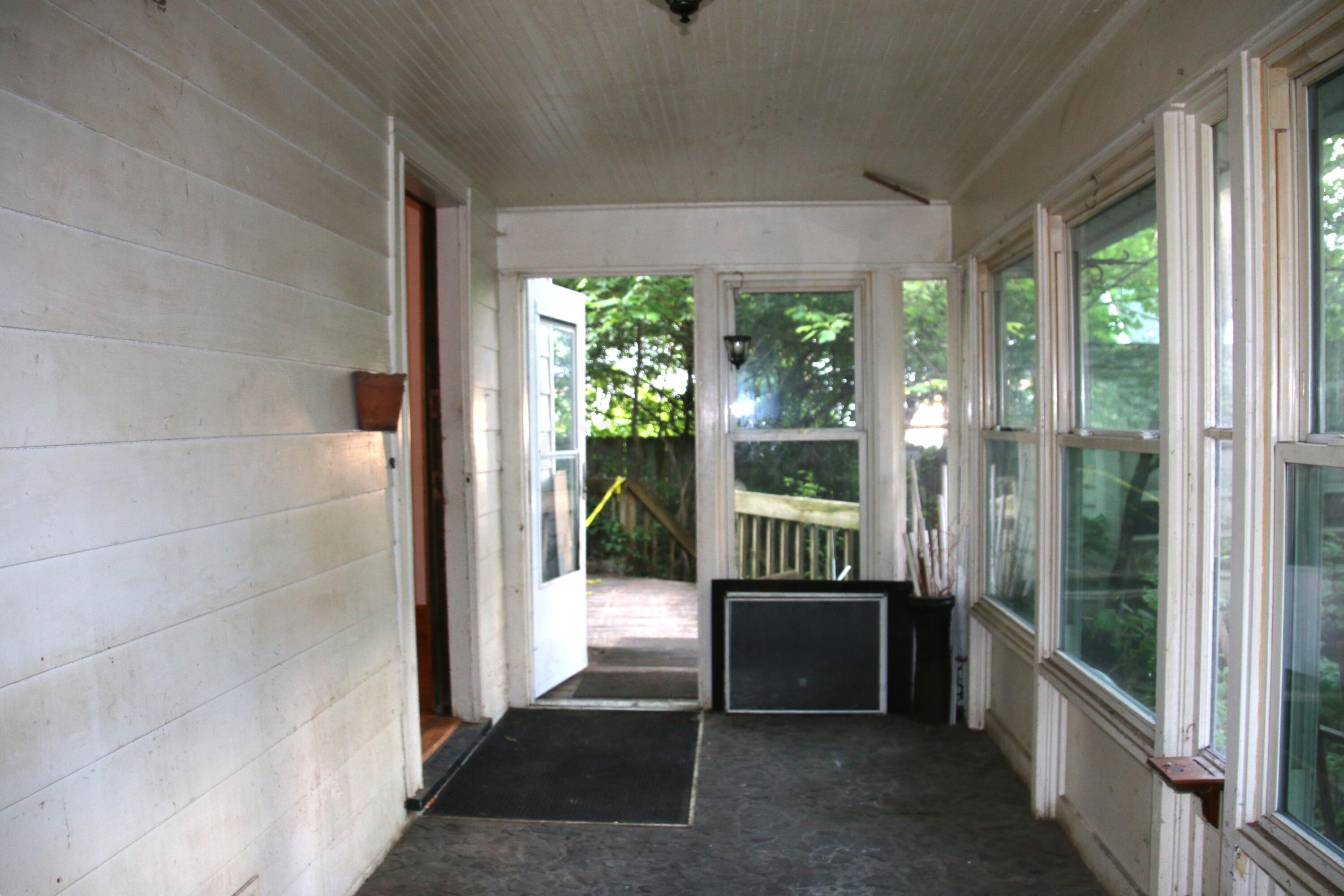 434 Midgard Road Columbus, OH 43202 - Photo 10 of 16 4 season room leads to the deck.