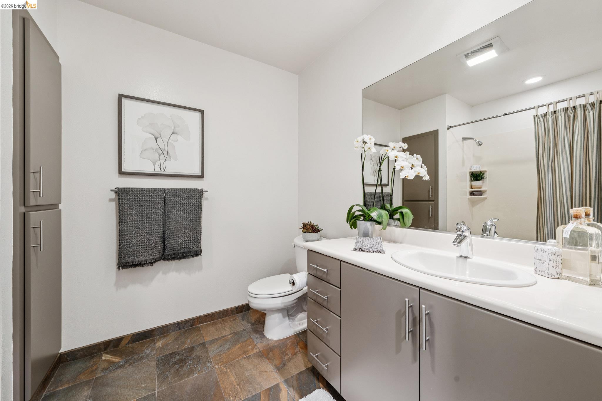 288 3rd Street, Unit 104 Oakland, CA 94607 - Photo 22 of 40